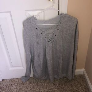 Long sleeved shirt with hood 🐚